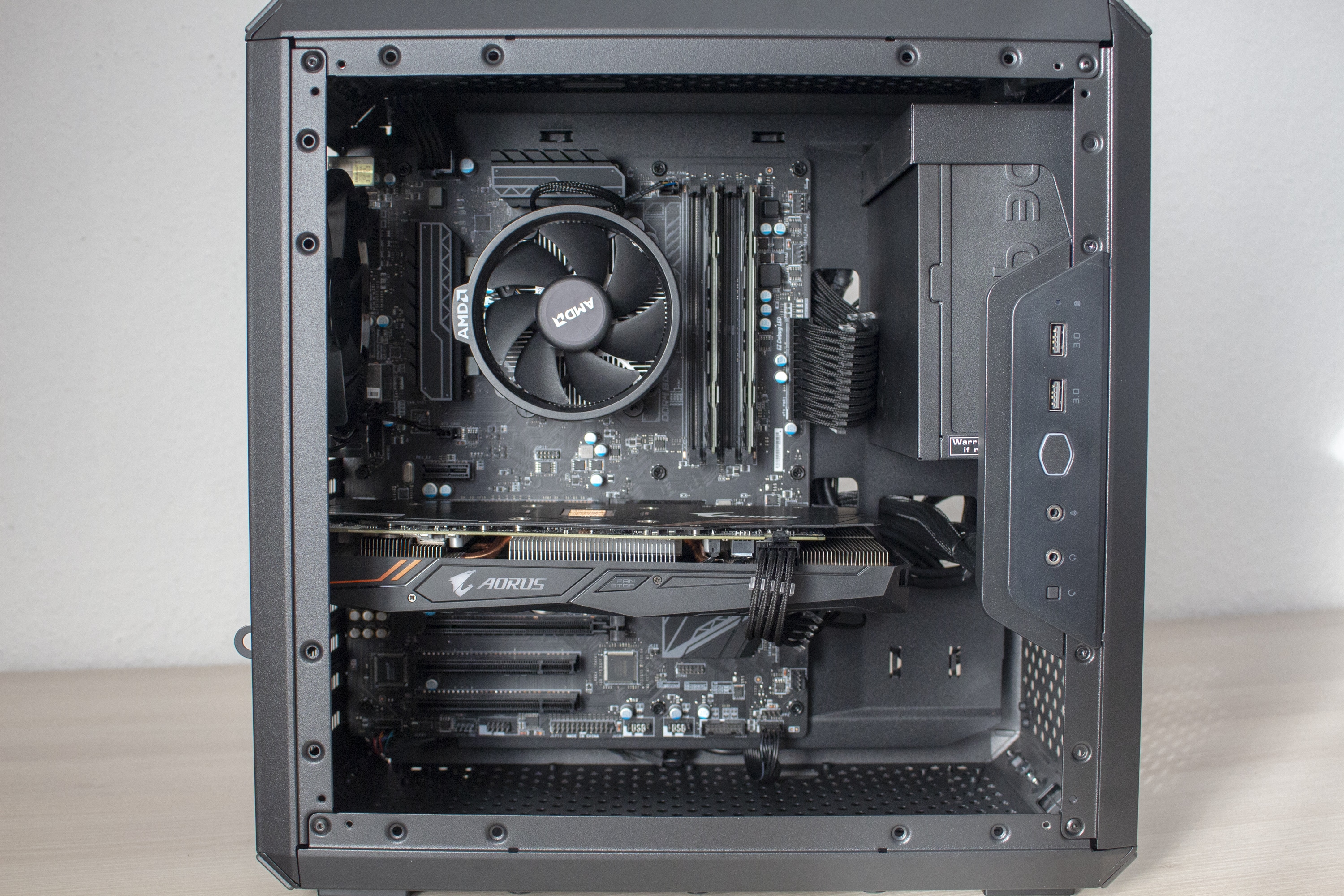 weekly Be tire Cooler MasterBox Q500L Case Review - ATX Support with a Narrow Footprint