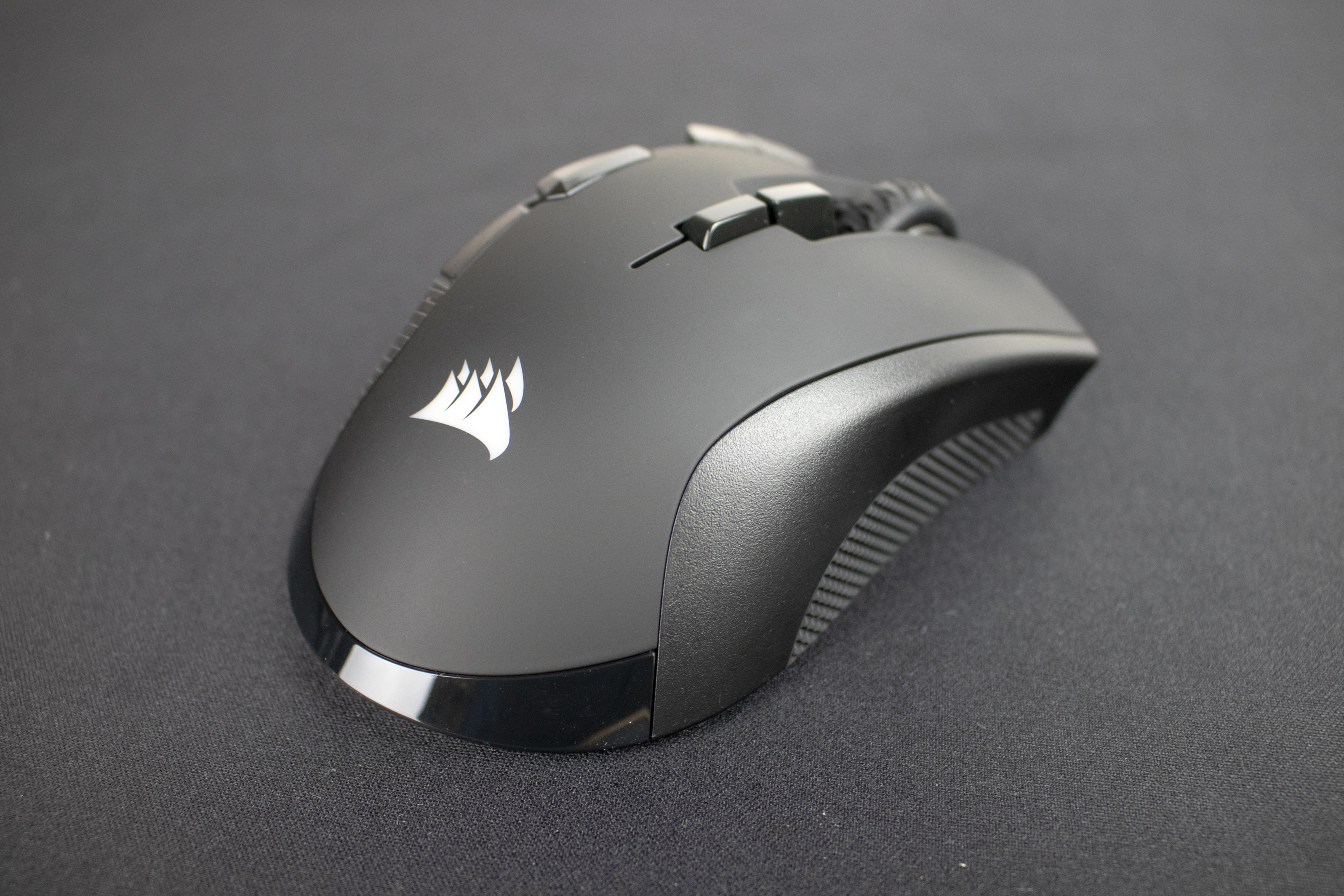 Corsair Ironclaw RGB Wireless Gaming Mouse Review