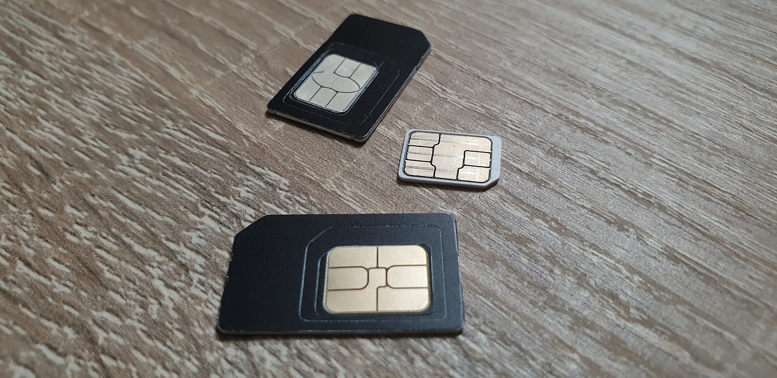 iPhone 14 eSIM: Will the Apple smartphone come without a sim card slot?