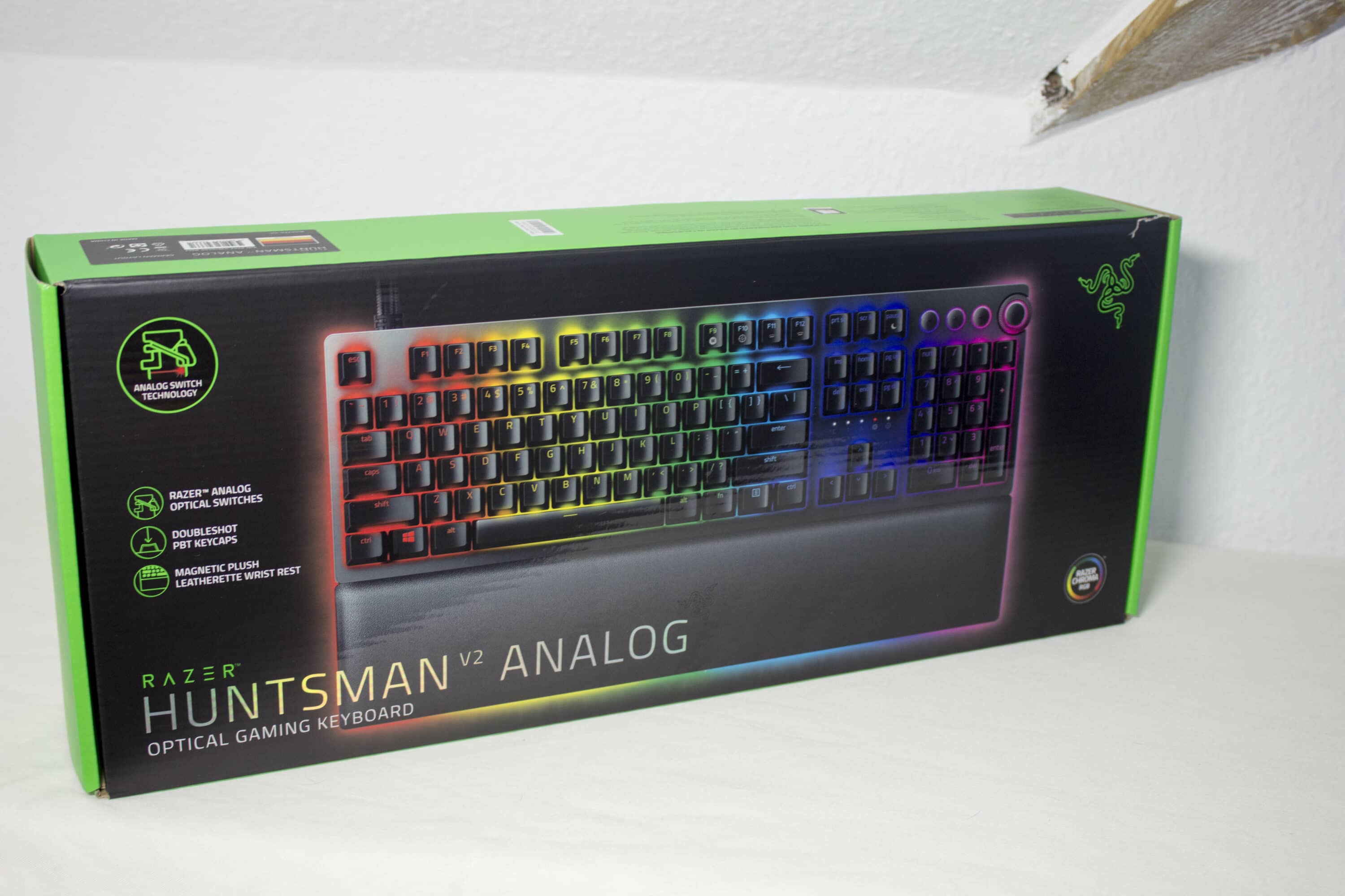 V2 in do in and What Analog keyboards controllers have common? Huntsman Razer review:
