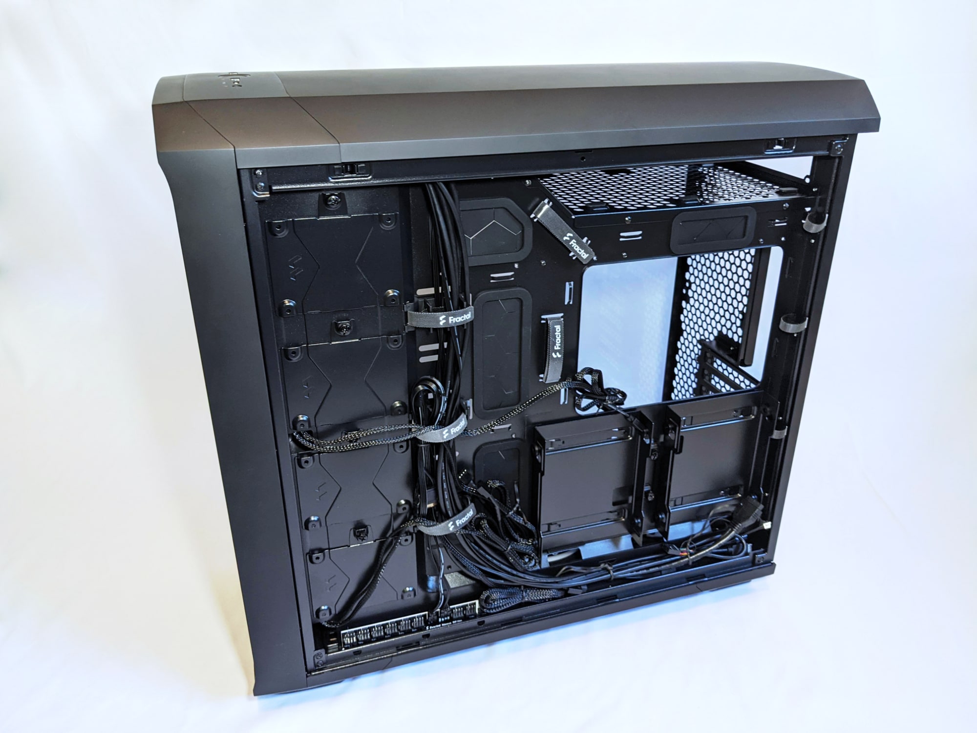 Fractal Design Gaming & PC Hardware — Cases - PSU - Cooling - Fans