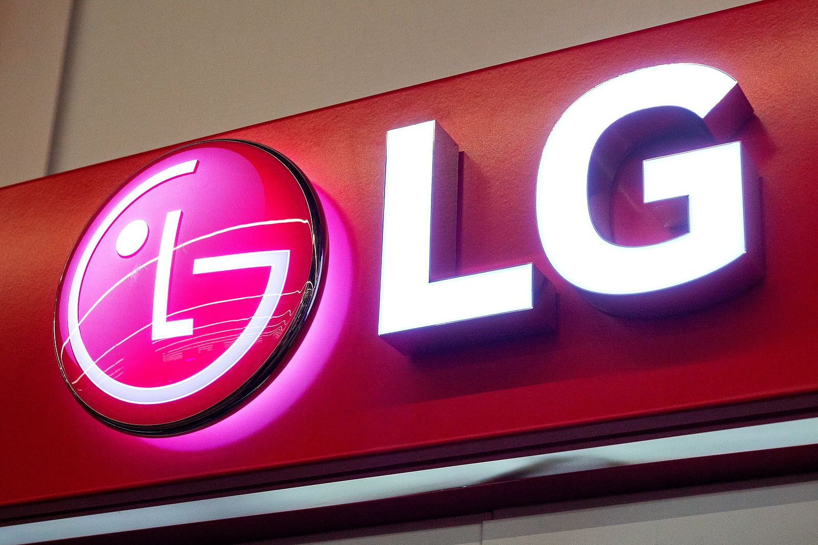 LG Electronics логотип зеленый.