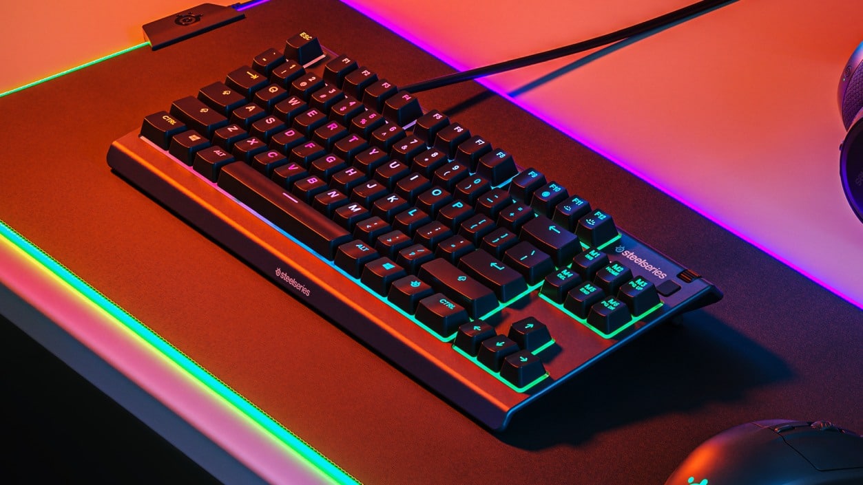SteelSeries Apex TKL: Small, water-resistant gaming keyboard