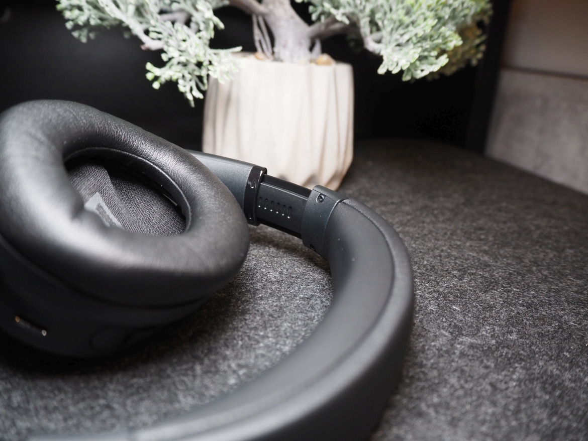 Bose QC45 vs Sony WH-1000XM4: which are the best noise-cancelling
