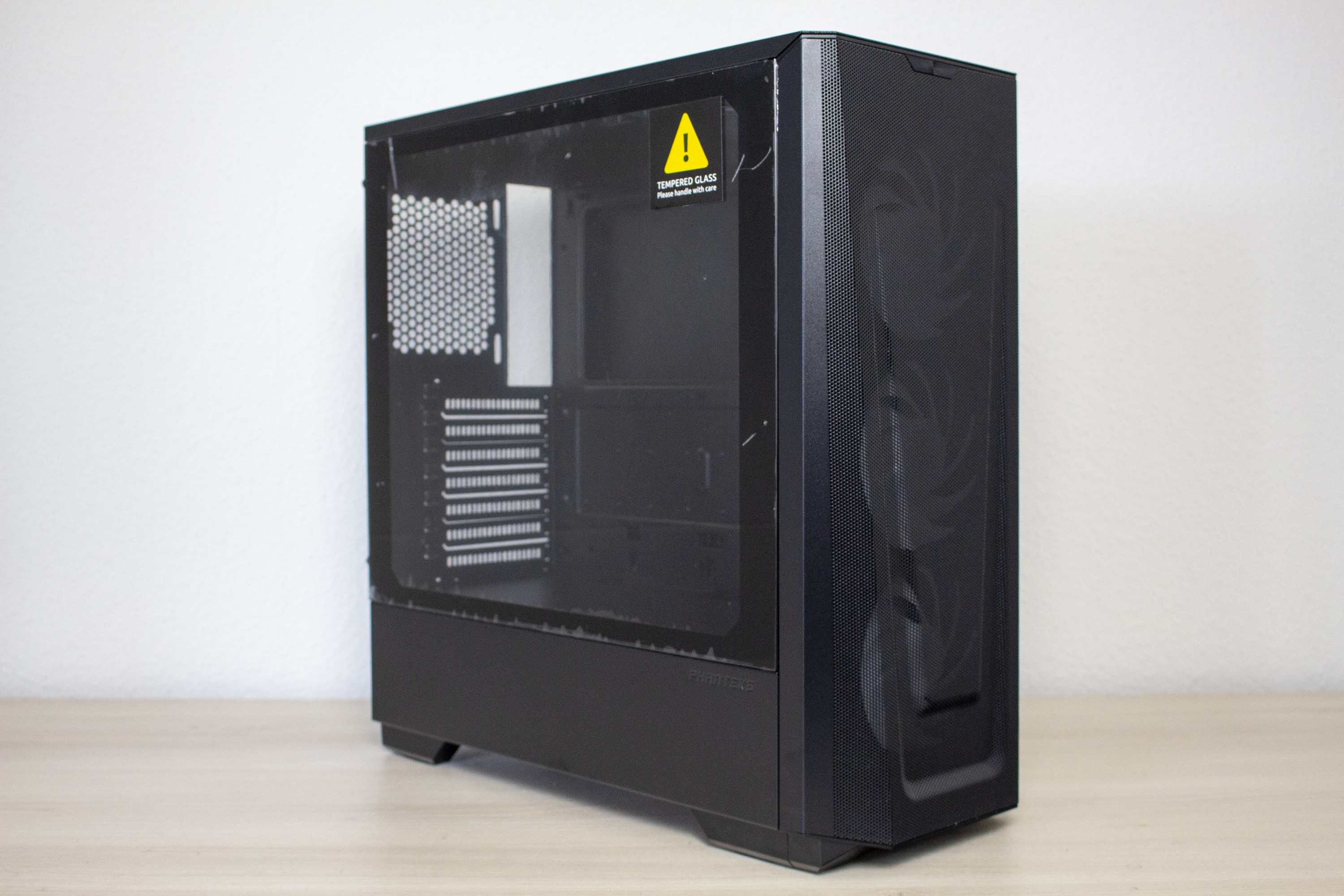 Phanteks Eclipse G360A review - midi tower with high airflow and RGB