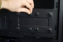 Mainboard Tray Rückseite mit Löchern zur Festplattenbefestigung