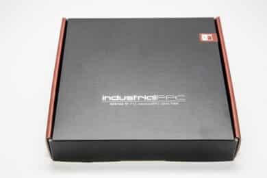 Schwarze Box eines industrialPPC Lüfters von Noctua