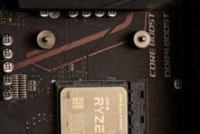 AMD Ryzen 9 5950X und Montagematerial für Kühler