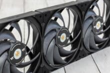 Drei verbundene Thermaltake Toughfan EX14 Pro